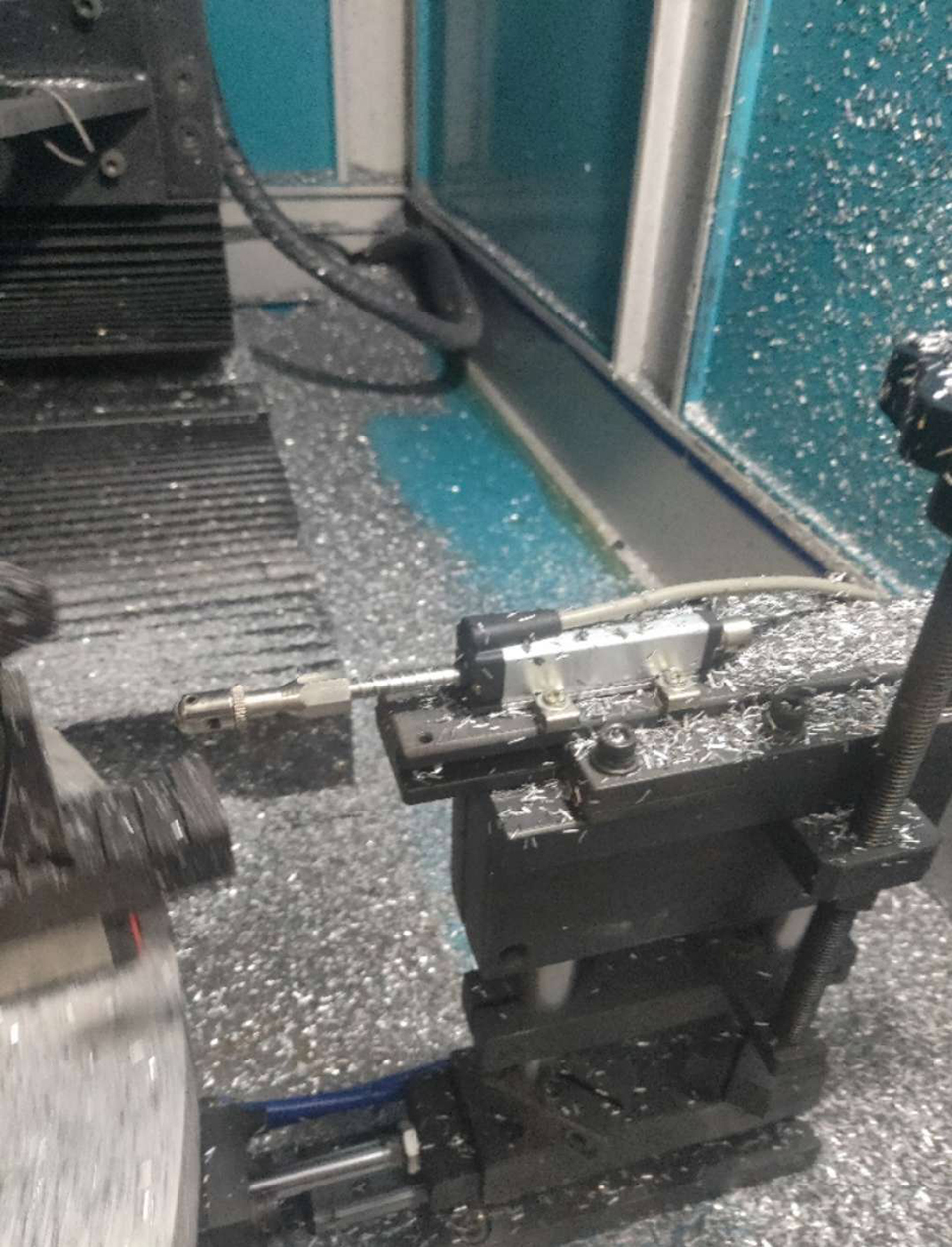 米蘭特KTR自復位式直線(xiàn)位移傳感器用于精密機床加工現場(chǎng)案例.jpg