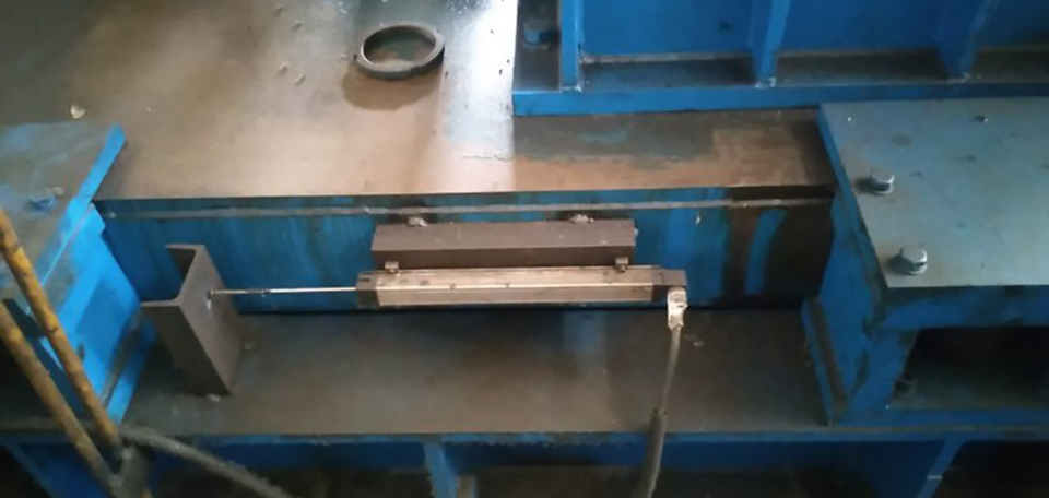 米蘭特KTC注塑機電子尺用于磨床現場(chǎng)案例.jpg